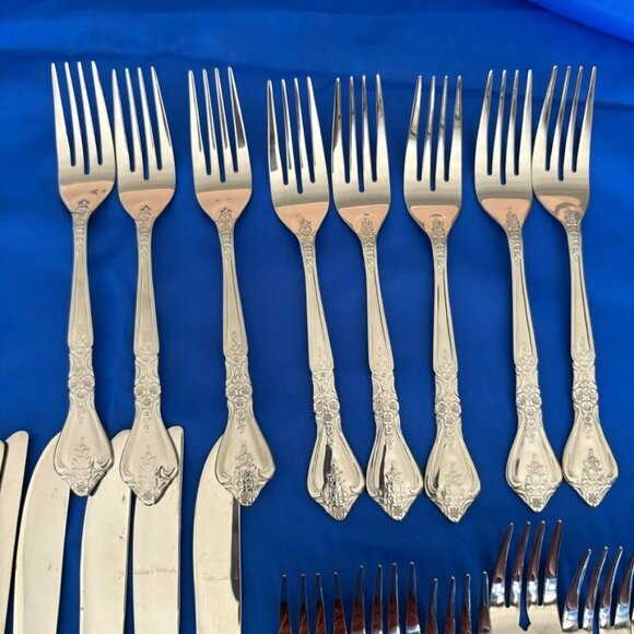 Beautiful Vintage Rogers Co "4 Flower Floral" Stainless Flatware Forks Knife Lot - Picture 4 of 15